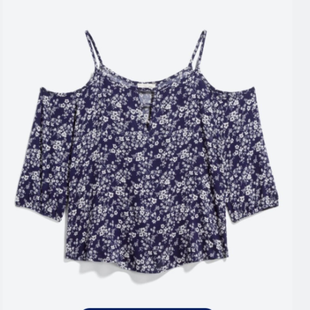 Jella C 💙 Kaylani Cold Shoulder Top 💙 M